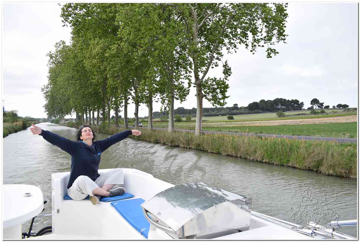 Momentos de relax en la ruta por el Midi en barco