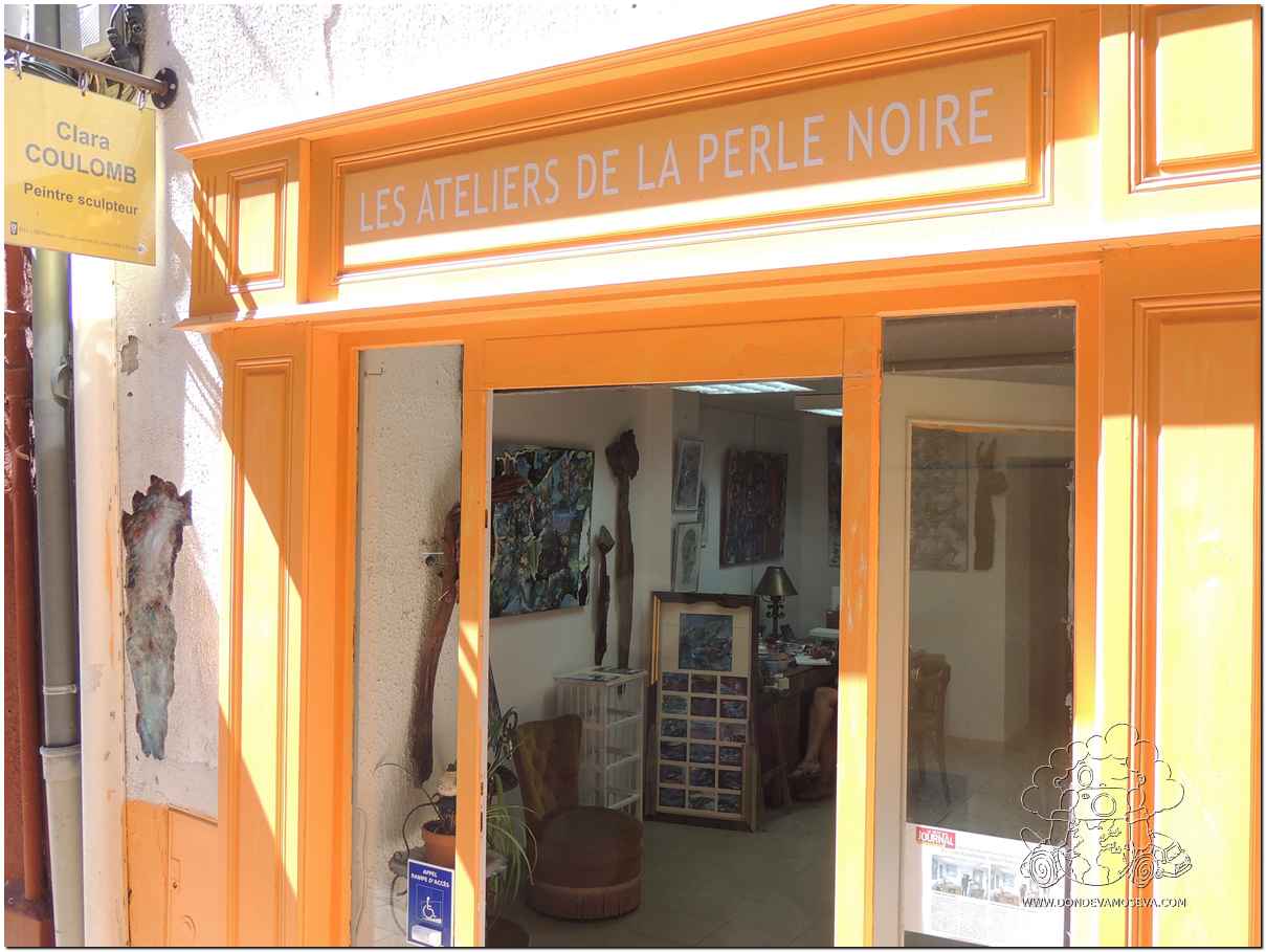 Talleres de artistas y artesanos en la Rue de l'Amour de Agde