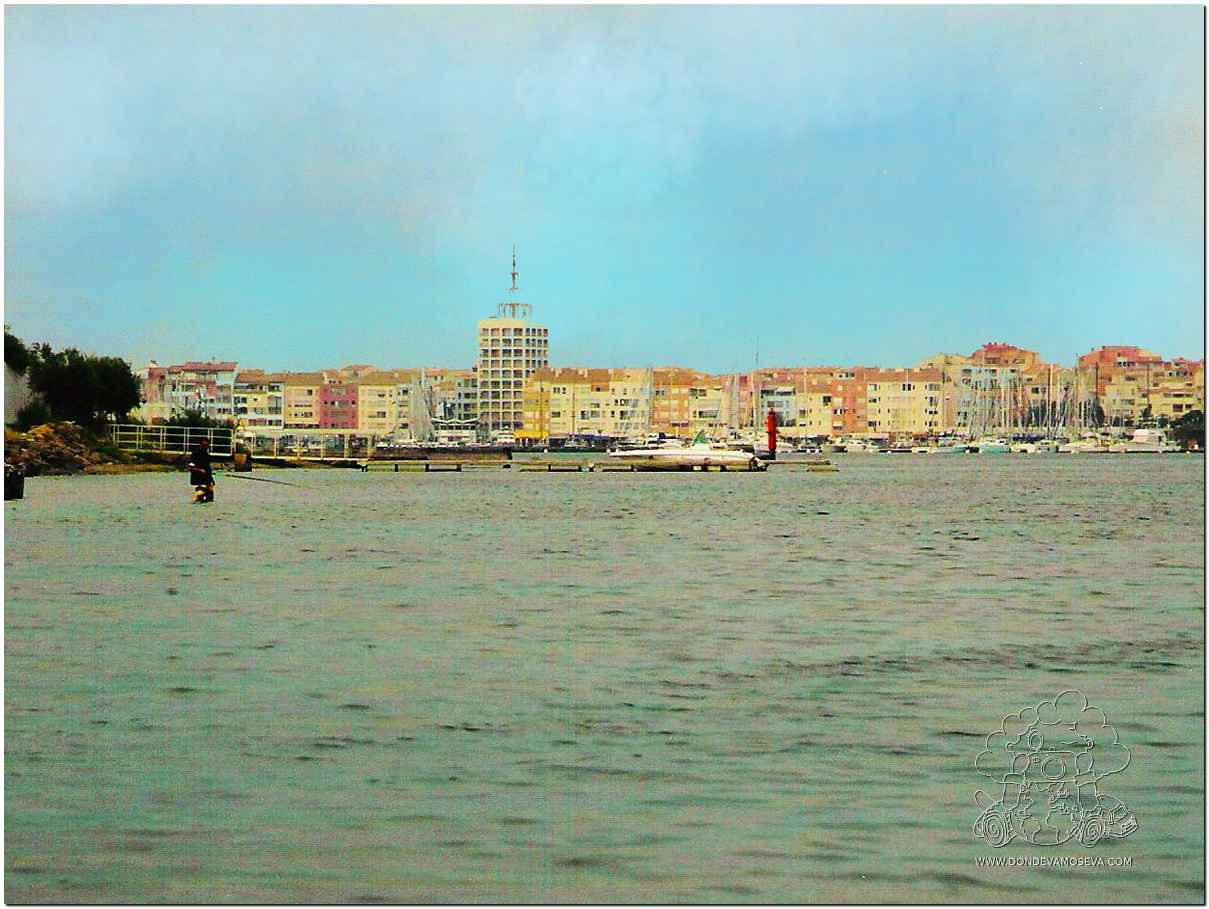 Paseo en los barcos de transporte fluvial Les Bateaux d’Eau en Cap d’Agde