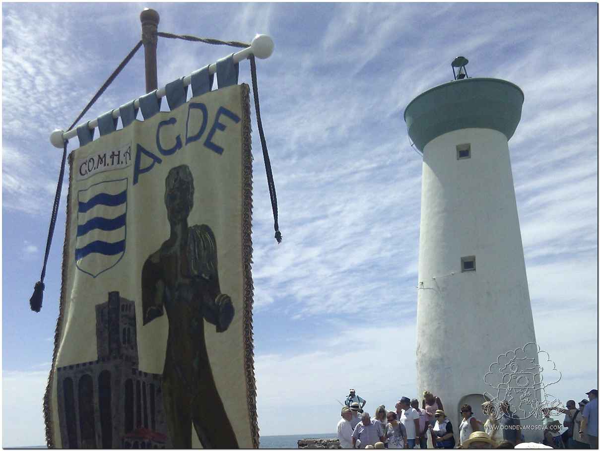 Fiestas marineras en la Grau d'Agde con el símbolo de la zona, el Efebo d'Agde