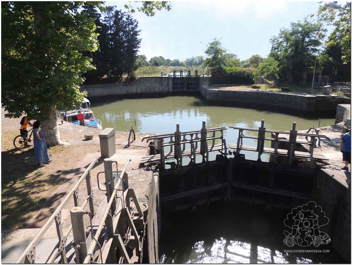Esclusa redonda de Agde en el Canal du Midi