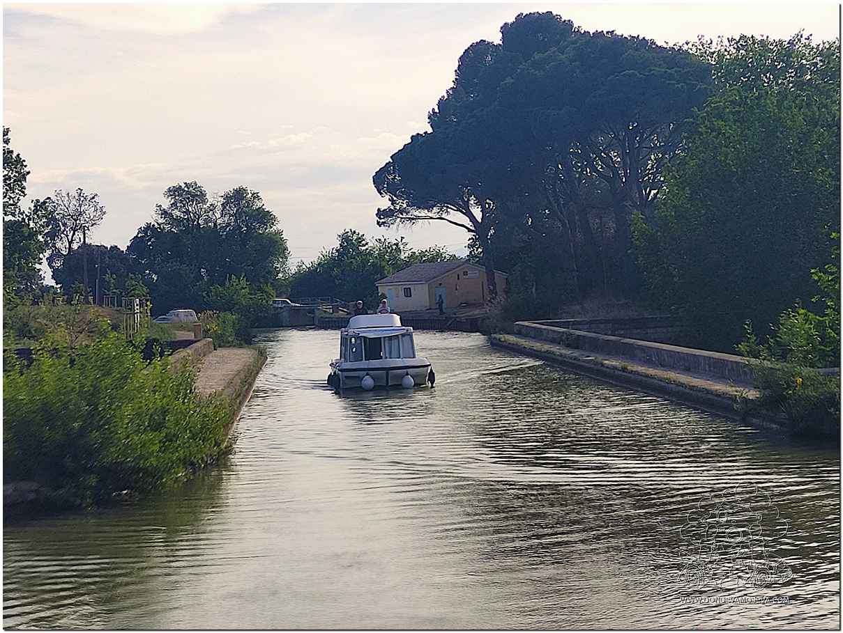Puente-canal de Cesse junto al Canal de Jonction