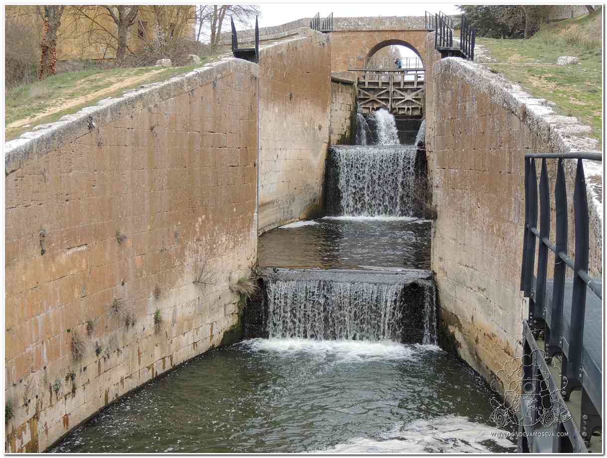 Canal de Castilla a su paso por la provincia de Palencia