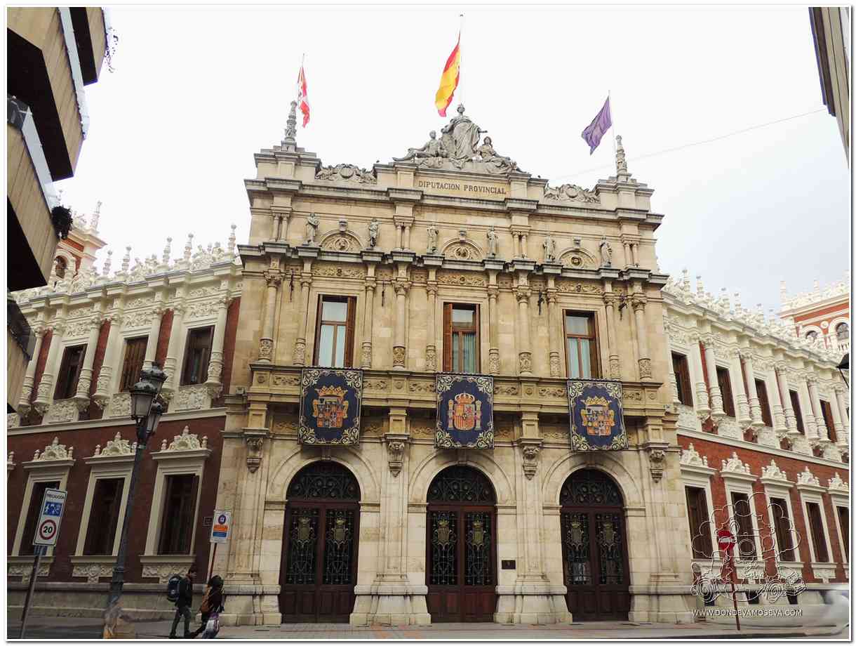 Fachada del Palacio de la Diputación Provincial de Palencia