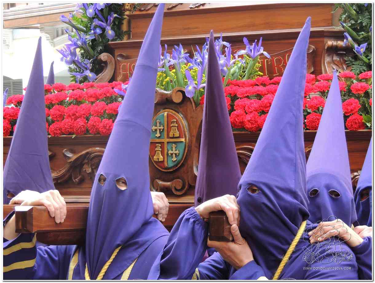 Procesión de Semana Santa en la ciudad de Palencia