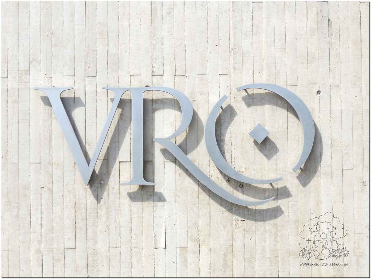 Símbolo VRO de la Villa Romana La Olmeda